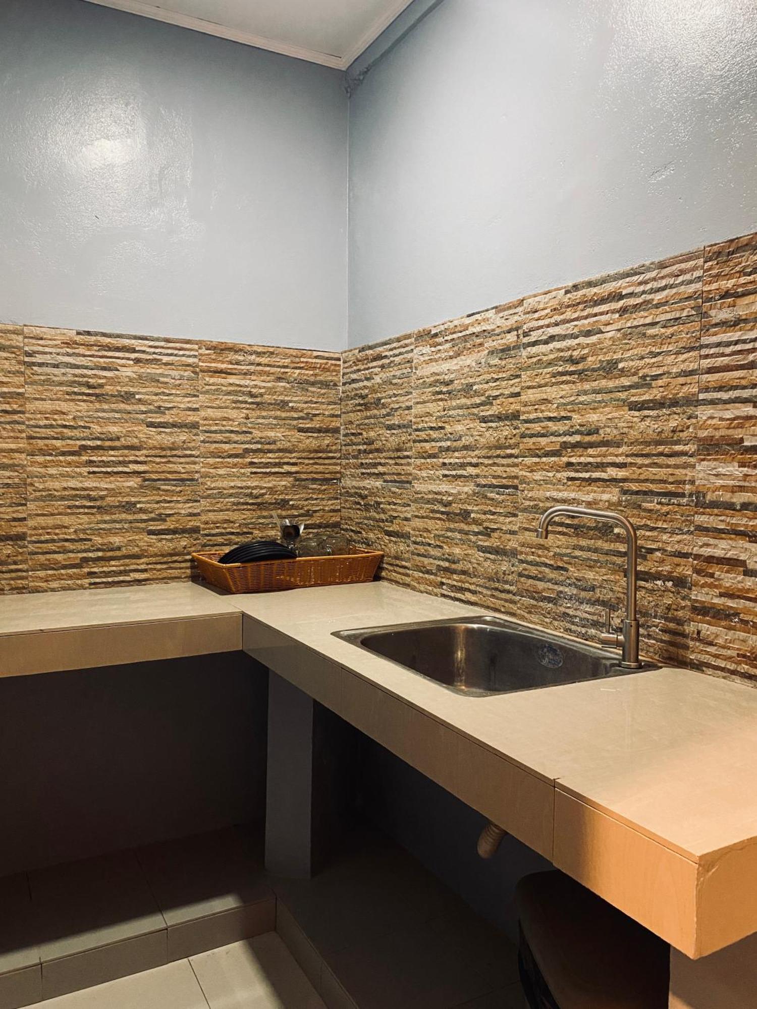 Lakayo Hillside Apartelle San Juan  Bagian luar foto