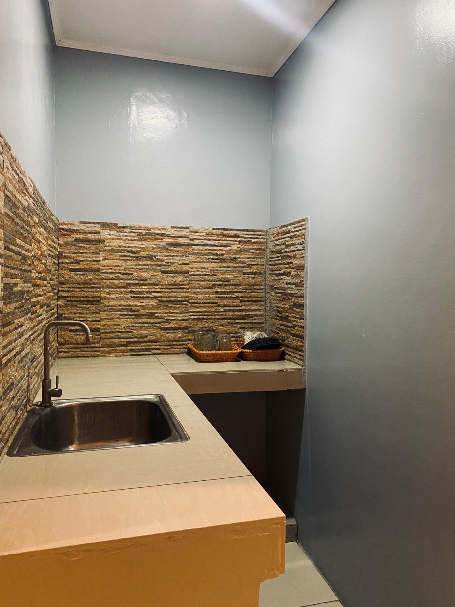Lakayo Hillside Apartelle San Juan  Bagian luar foto