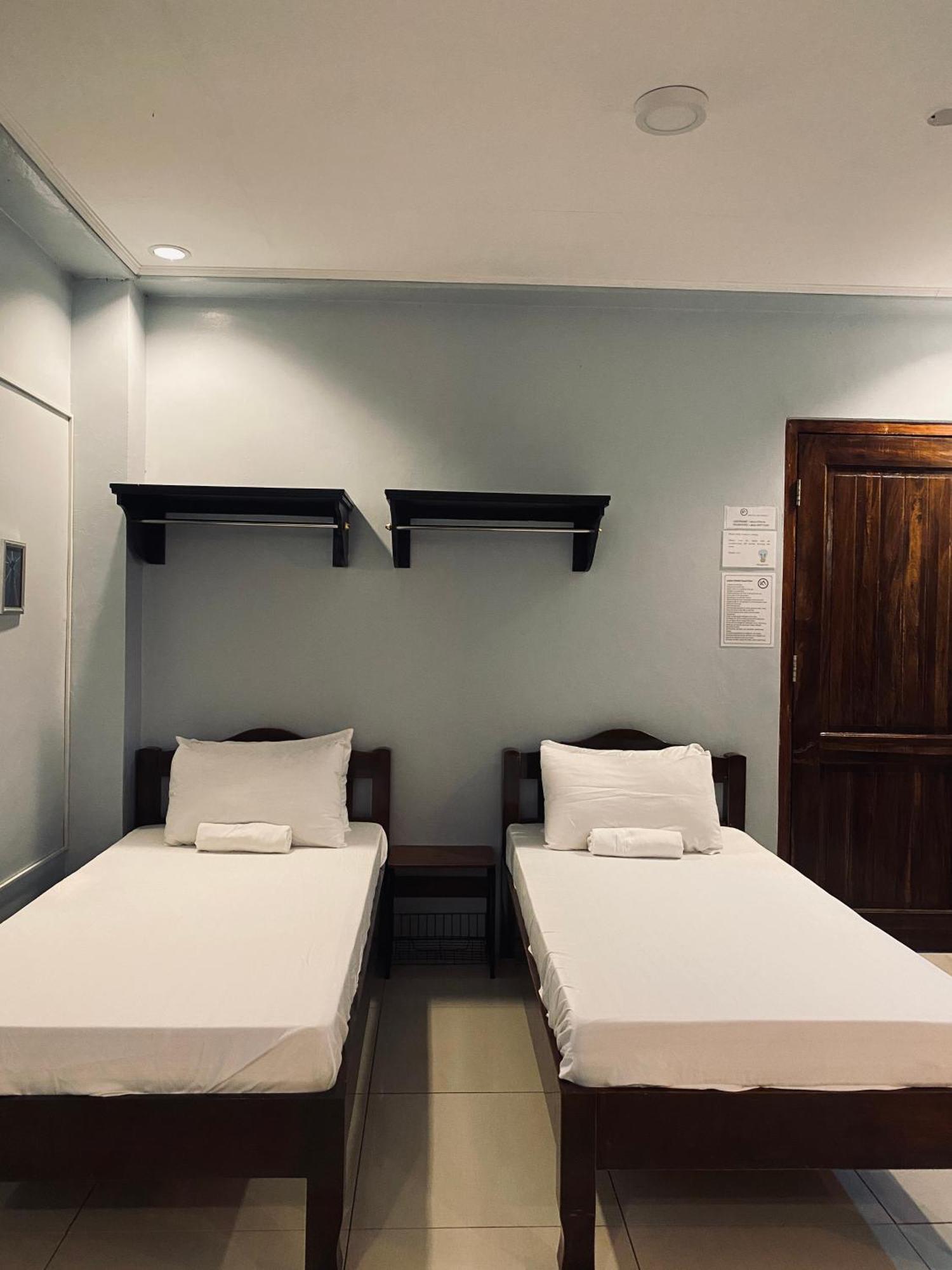 Lakayo Hillside Apartelle San Juan  Bagian luar foto